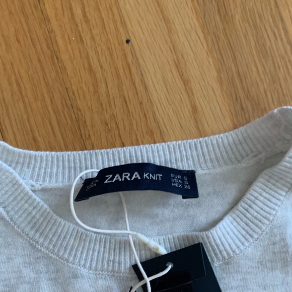 NWT ZARA SWEATER WITH PEARL WRIST DETAIL - Picture 2 of 4